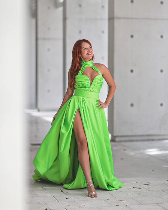 Traje de Kriado modelado por Nathasha Bonet